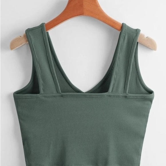 Olive green crop top - Picture 2 of 2